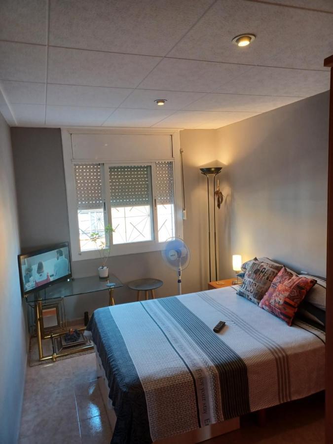 Apartamento Entero De Tres Habitaciones, Cerca De La Playa! Acogedor, Luminoso Y Tranquilo マルグラット・デ・マル エクステリア 写真
